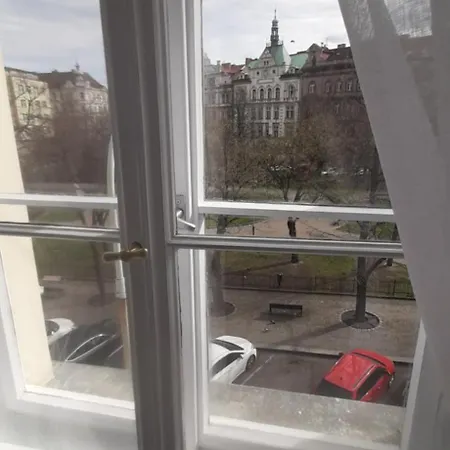 Small Sunny Park View Apartament *