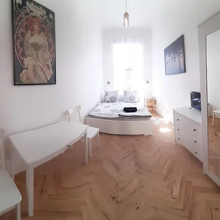 Apartament Small Sunny Park View