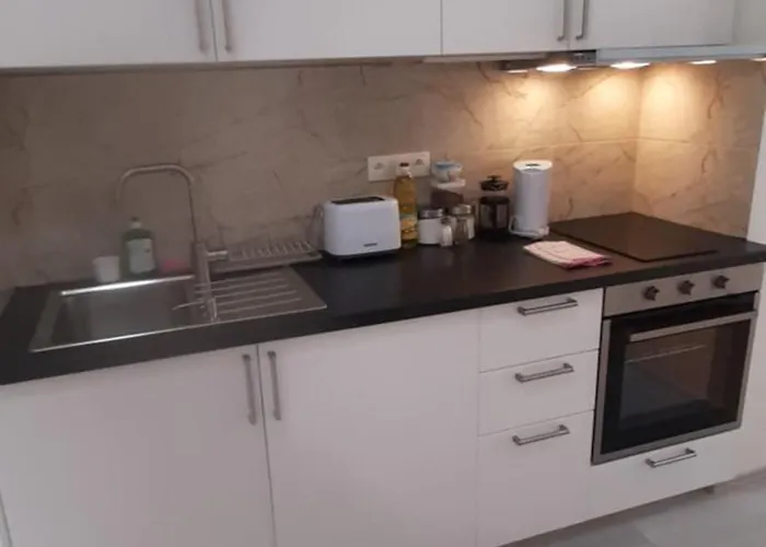 Small Sunny Park View * Prag