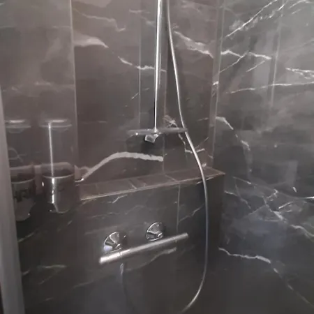 Small Sunny Park View * Prague